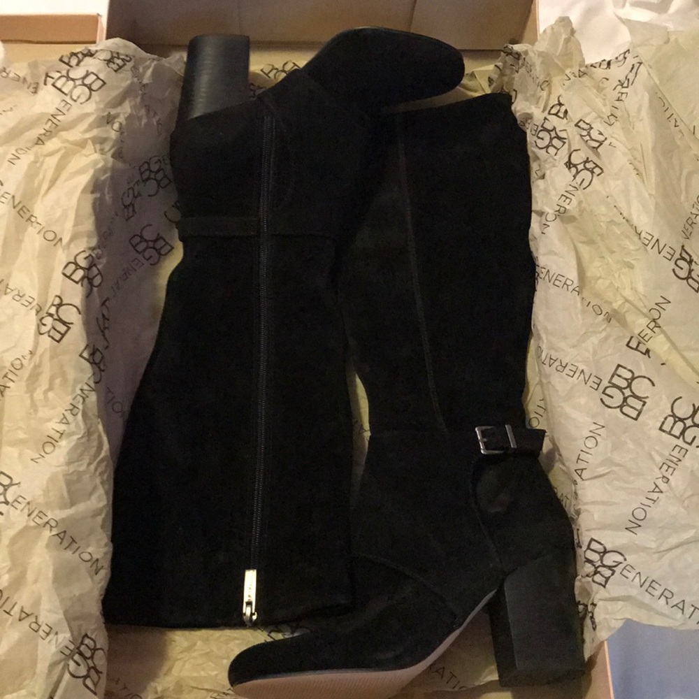 NEW BCBG Suede boots - size 8 1/2